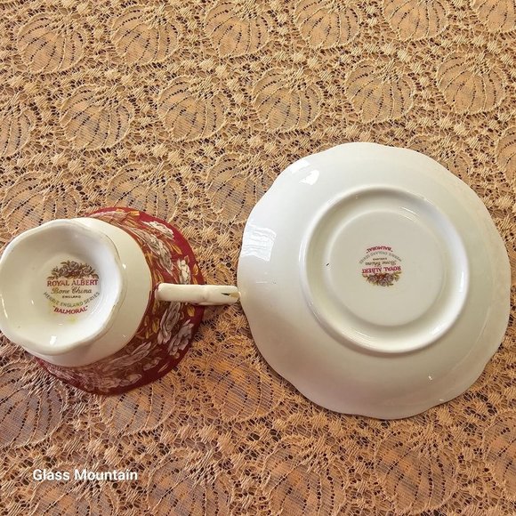 SOLD - Vintage Royal Albert Merrie England Bone China Balmoral Teacup & Saucer - Picture 5 of 6